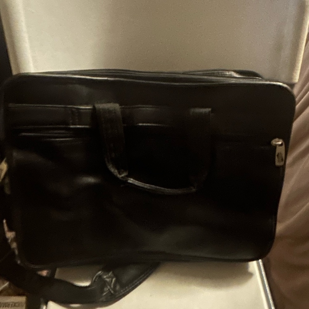 Leather expandable briefcase
